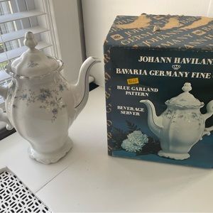 Coffee pot & box. Blue Garland (Bavarian Backstamp) by Johann Haviland. …